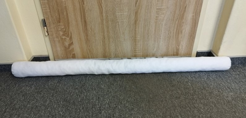 Protiprůvaňák - bílý 110 cm