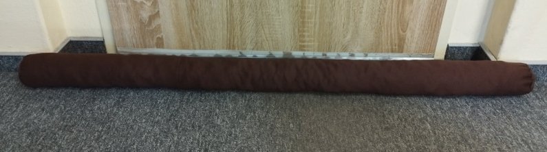 Protiprůvaňák - hnědý 80 cm